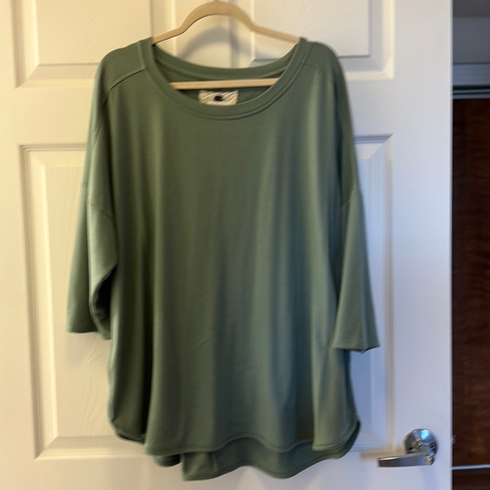 Cupio Woman dusty green knit top size 2X